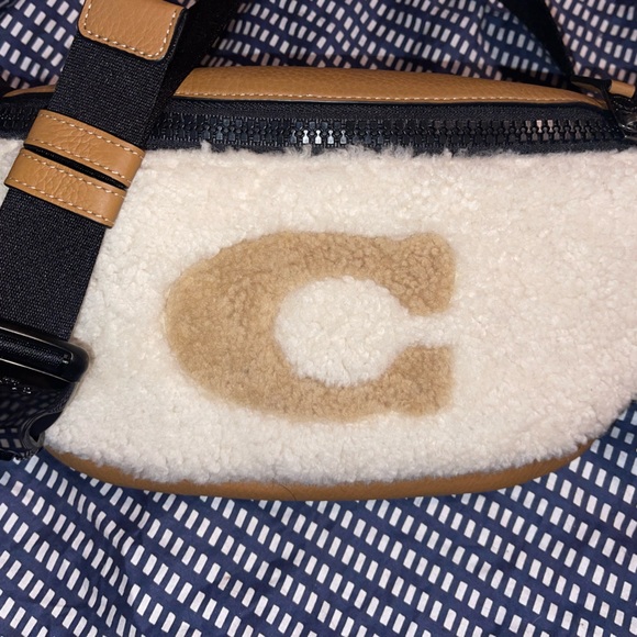 Coach - Warren Belt Bag - Picture 4 of 7